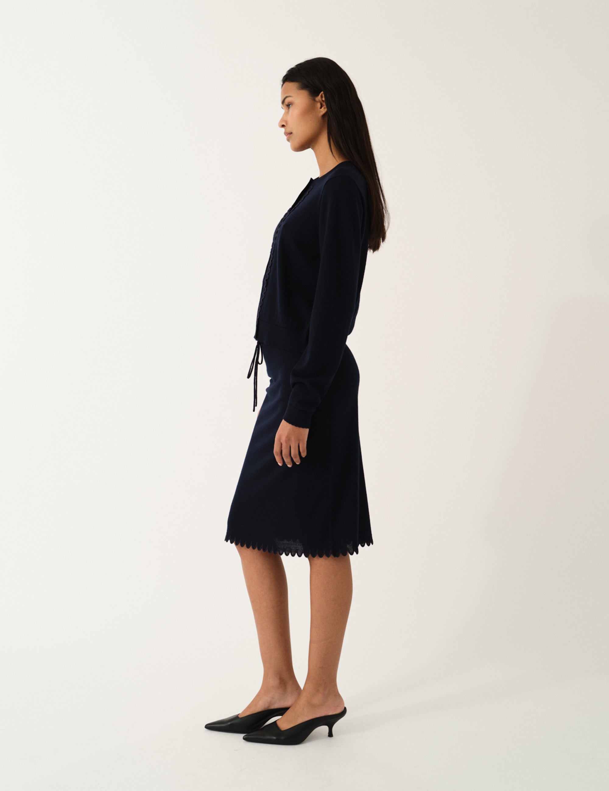 Bergen Scallop Slip Skirt Navy 4 / Navy