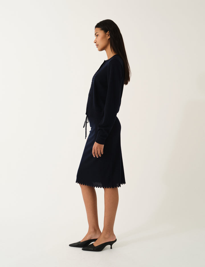 Bergen Scallop Slip Skirt Navy 4 / Navy